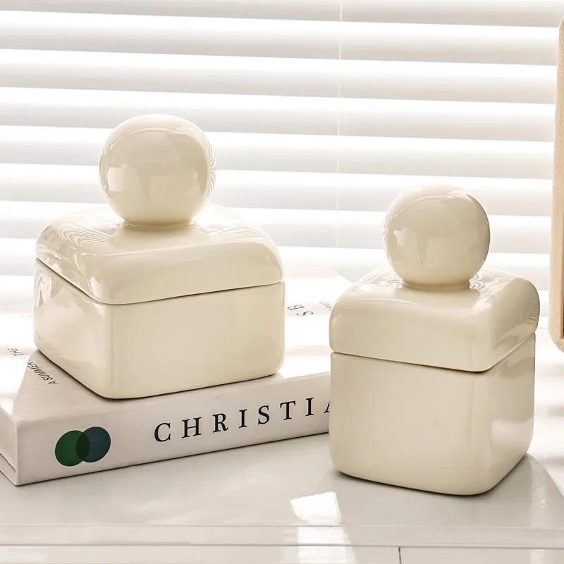European-Ceramic-Jewelry-Cosmetic-Cotton-Swab-Storage-Box-with-Lid-Candy-Jar-Vintage-Ornaments-Storage-Jar-2 European-Ceramic-Jewelry-Cosmetic-Cotton-Swab-Storage-Box-with-Lid-Candy-Jar-Vintage-Ornaments-Storage-Jar-2
