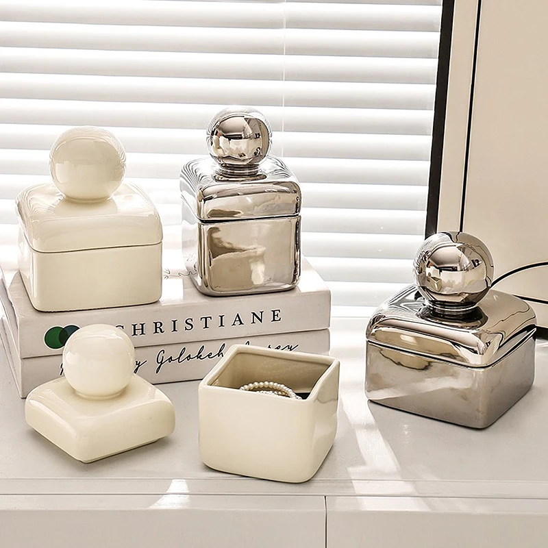 European-Ceramic-Jewelry-Cosmetic-Cotton-Swab-Storage-Box-with-Lid-Candy-Jar-Vintage-Ornaments-Storage-Jar-3 European-Ceramic-Jewelry-Cosmetic-Cotton-Swab-Storage-Box-with-Lid-Candy-Jar-Vintage-Ornaments-Storage-Jar-3