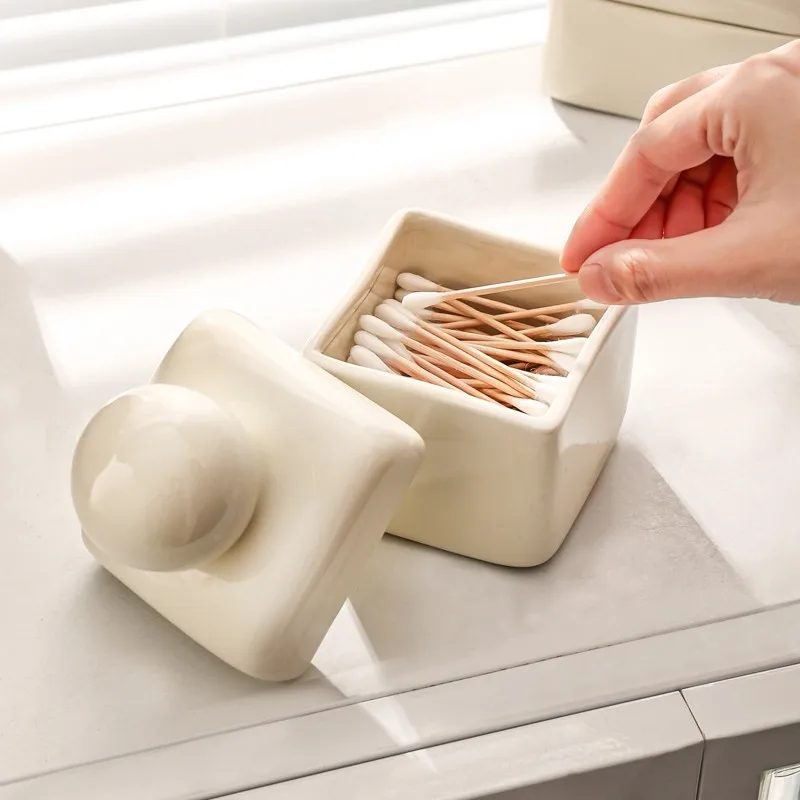 European-Ceramic-Jewelry-Cosmetic-Cotton-Swab-Storage-Box-with-Lid-Candy-Jar-Vintage-Ornaments-Storage-Jar-4 European-Ceramic-Jewelry-Cosmetic-Cotton-Swab-Storage-Box-with-Lid-Candy-Jar-Vintage-Ornaments-Storage-Jar-4
